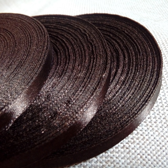 Атласная лента 6 мм., темно-коричневая.