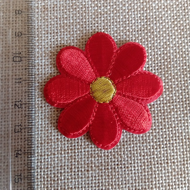 Нашивка Червона квітка 50х50 мм.