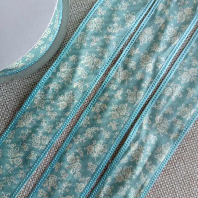 Текстильна стрічка (бавовна) 2,5 см., блакитна.