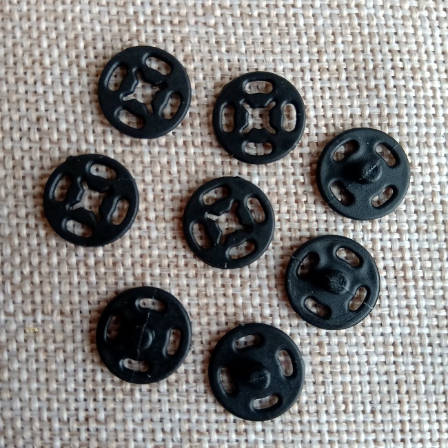 Кнопка пришивна, пластмасова, 13 мм, чорна (10 шт.)