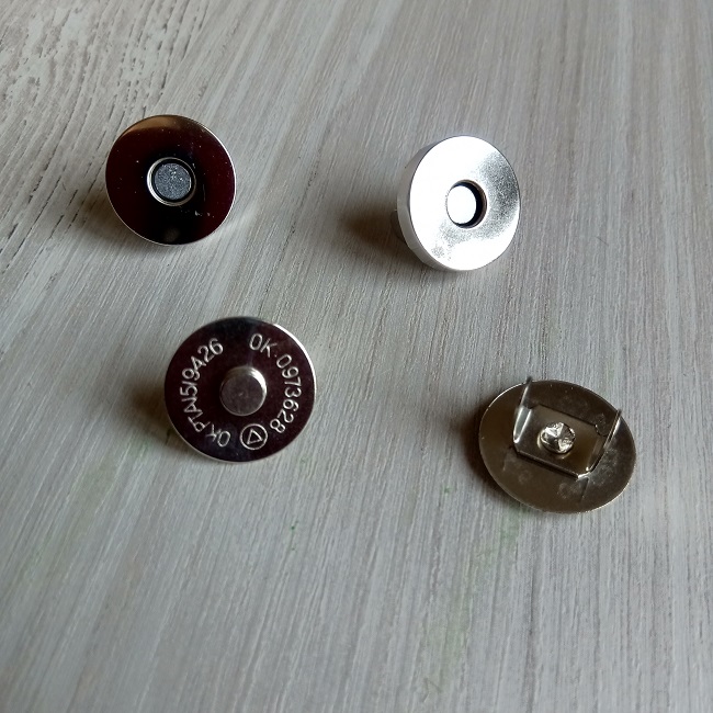 Кнопка-магніт 18 мм, нікель.