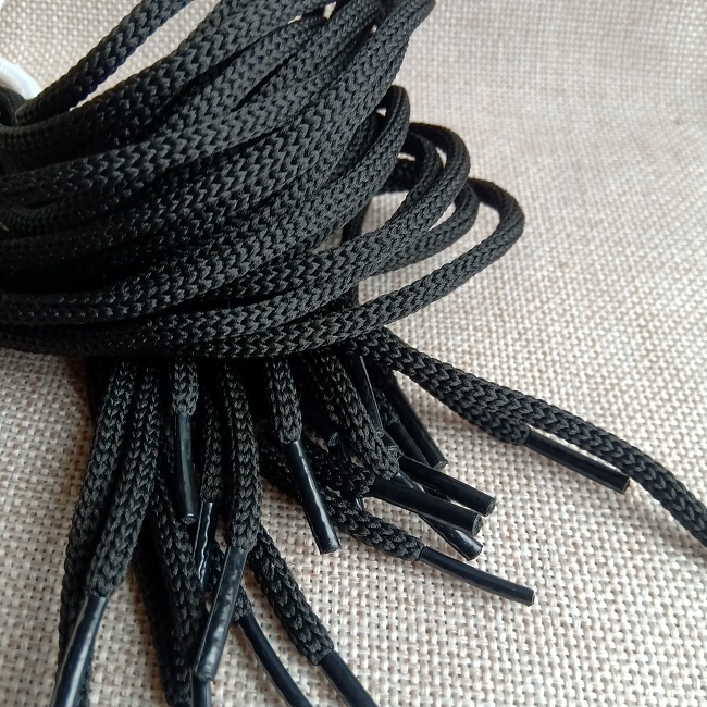 Шнурок круглий, 4 мм., чорний, 60 см.