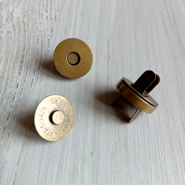 Кнопка-магніт 18 мм, антик.