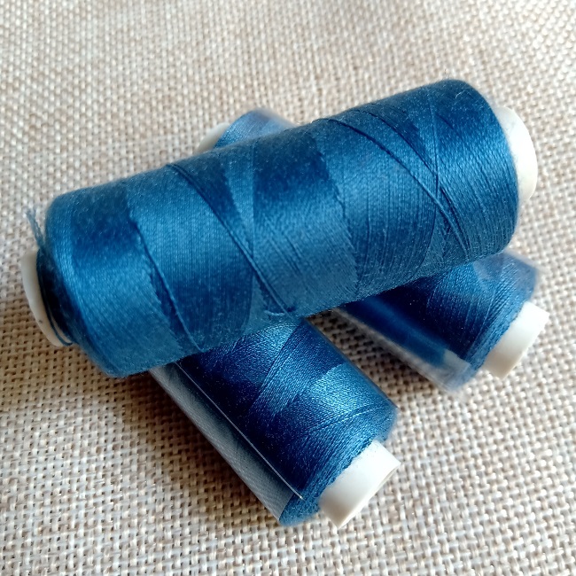 Нитка швейна Kiwi 40/2 400 ярд., блакитний (316)