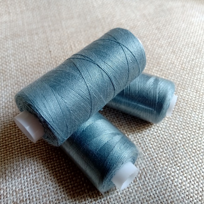 Нитка швейна Kiwi 40/2 400 ярд., сіро-блакитний (311)