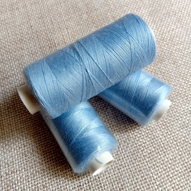 Нитка швейна Kiwi 40/2 400 ярд., блакитний (281)