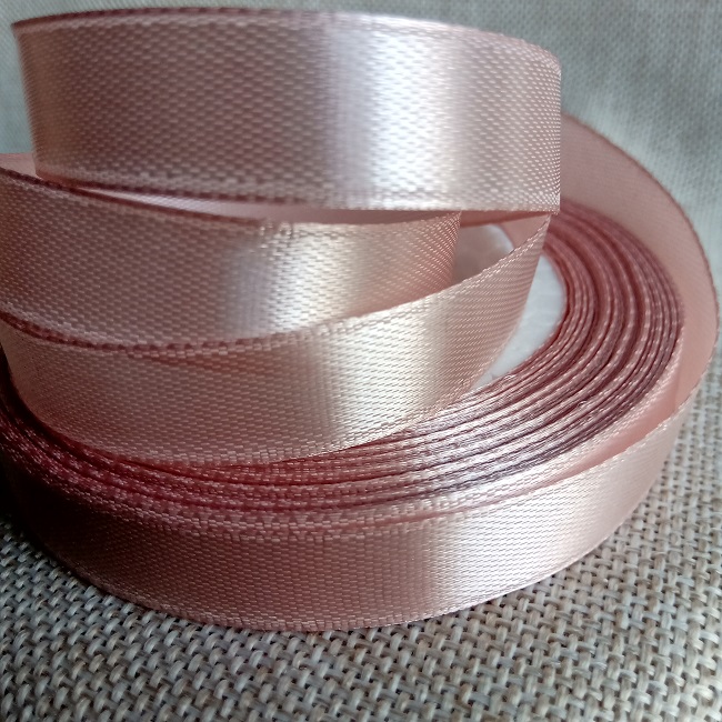 Атласная лента 12 мм., розовая пудра (2).