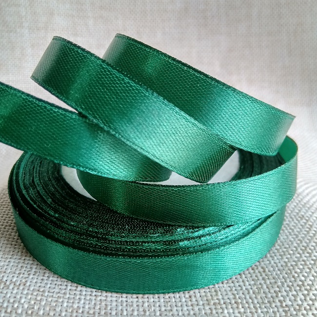 Атласная лента 12 мм., темно-зеленый.