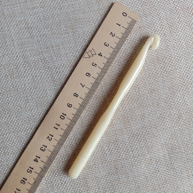 Гачок для вязання PONIY пластмас., 9 мм. (14 см.)