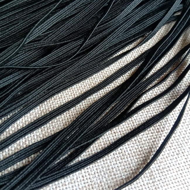 Резинка білизняна плетена, 4 мм., чорна.