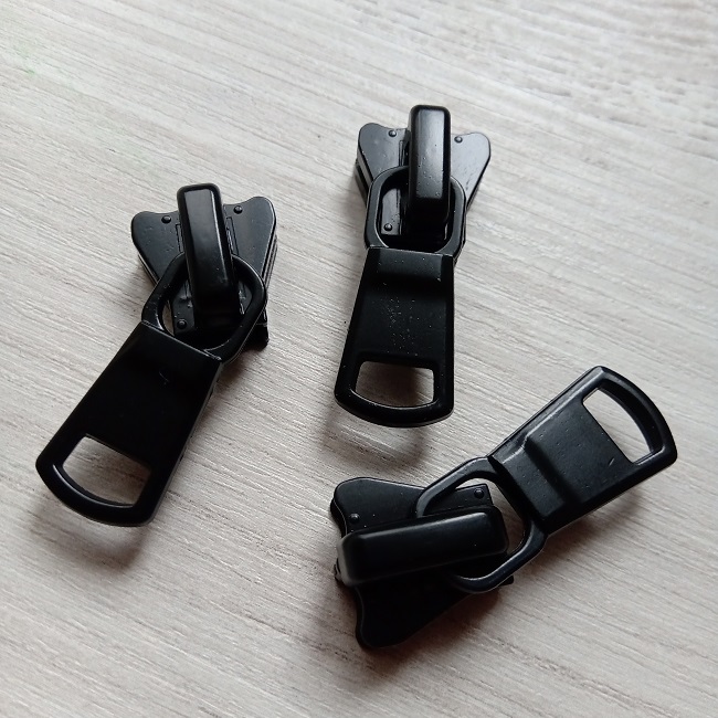 Бігунок трактор, тип-8, чорний.