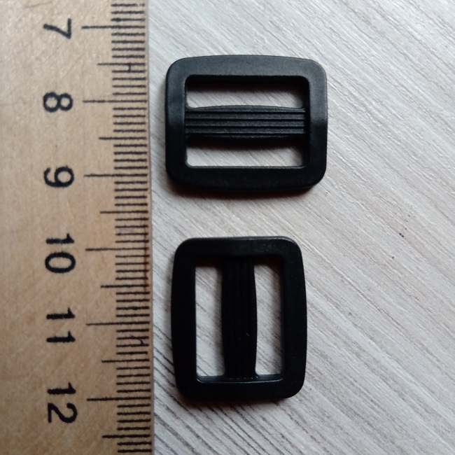 Перетяжка пластикова, двощілинна, 15 мм, чорна.