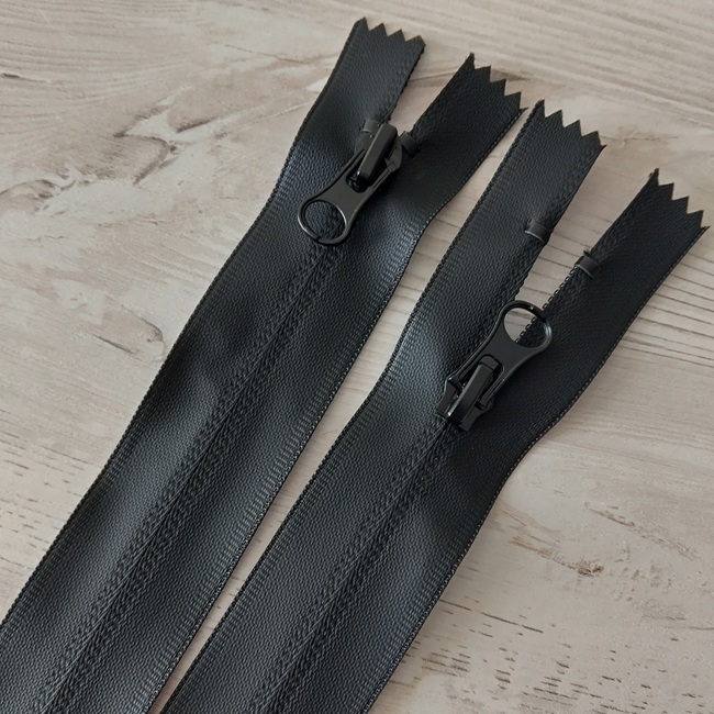 Блискавка водовідшт., спіральна, потайна, тип-7, 20 см, чорна.