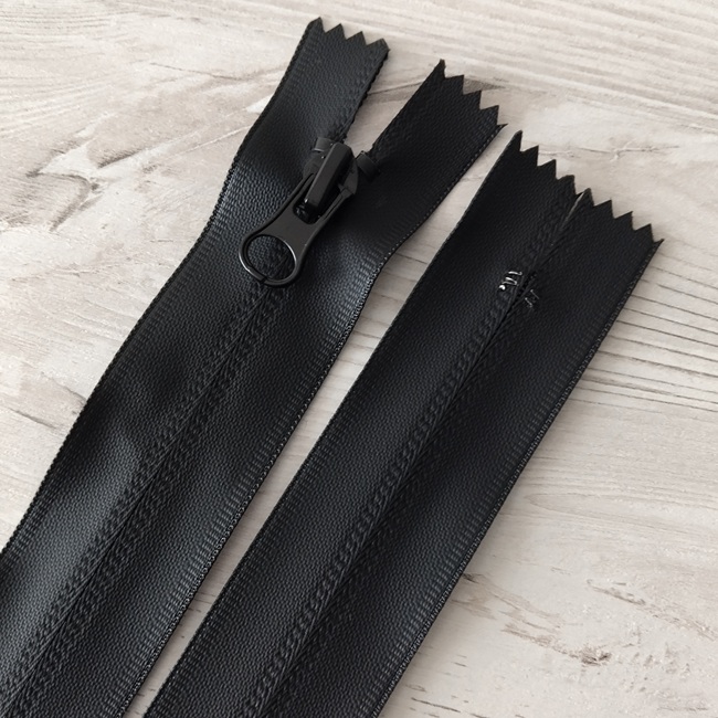 Блискавка водовідшт., спіральна, потайна, тип-7, 20 см, чорна.