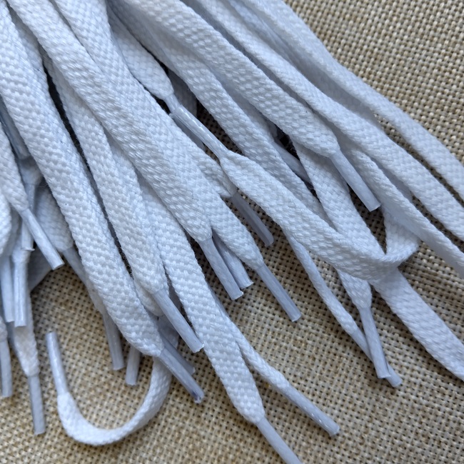 Шнурки плоскі бавовняні 7 мм, 100 см, білі.
