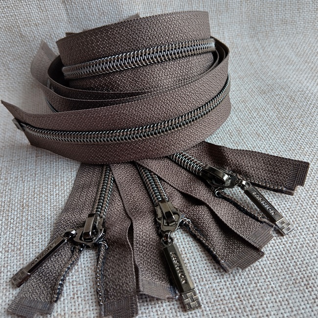 Блискавка спіральна, тип-7, 80 см, black silver, світло-коричнева