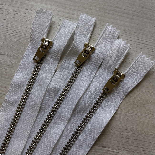 Блискавка металева Джинс, 18 см, тип-4,5  біла, нікель-зуб (501)