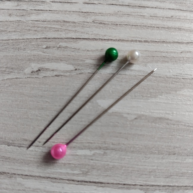 Шпилька-намистина кольорова в пластиковій коробці, 38 мм, 80 шт.