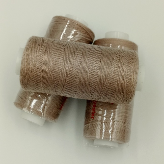 Нитка швейна Ninatex, 40/2 400 ярдів, бежевий, 118(1)