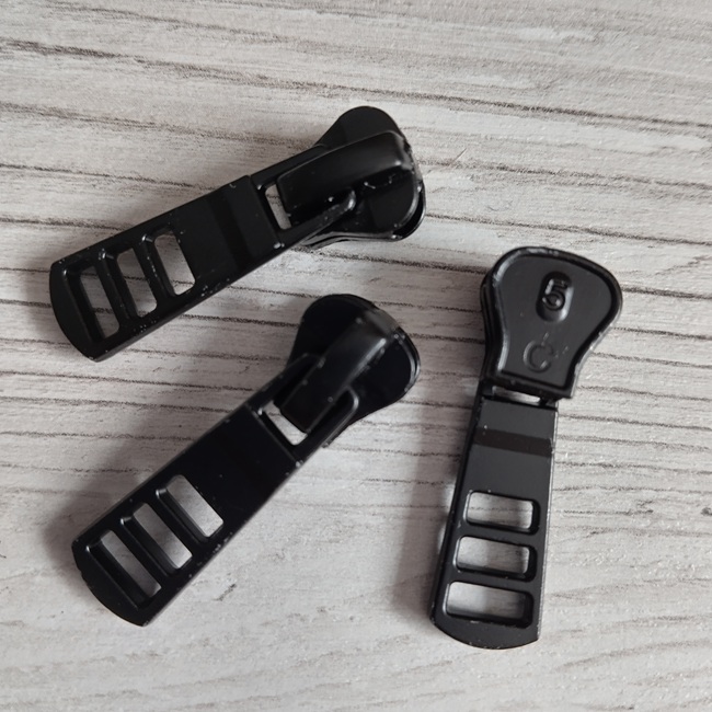 Бігунок трактор, тип-5, Решітка,  чорний