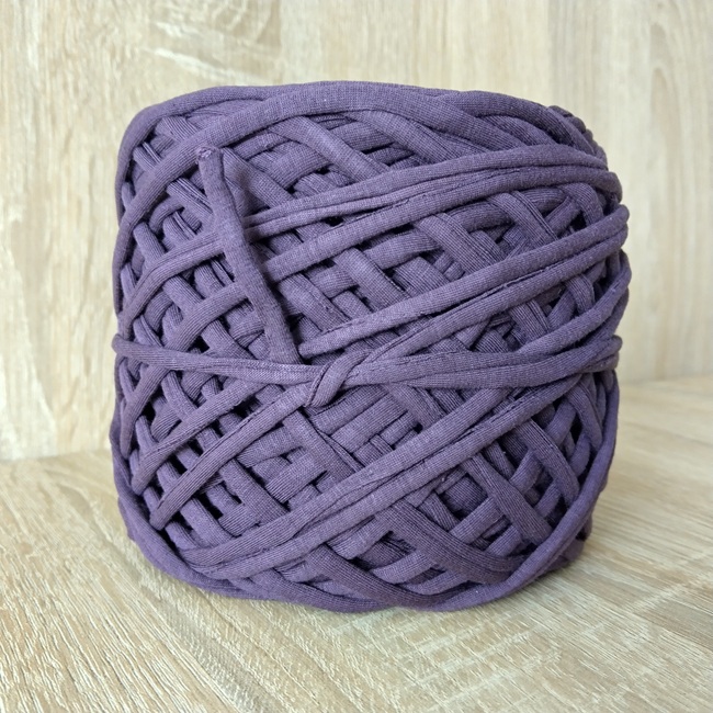 Трикотажна пряжа вторинна, бузково-коричнева, 5 мм., 100-120 м.