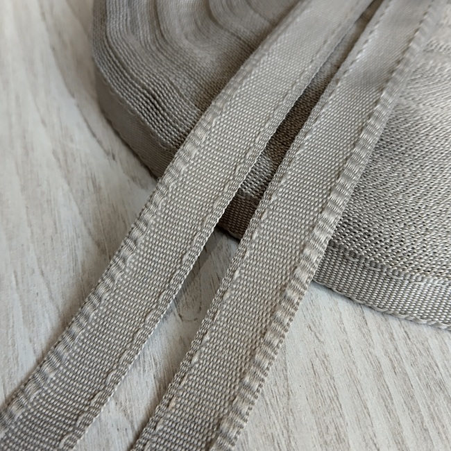 Тасьма брючна, 15 мм, бежево-сірий