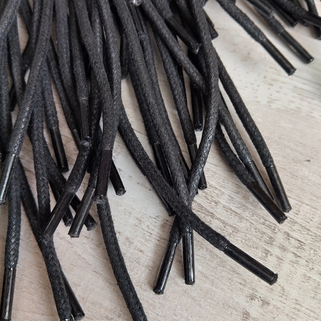 Шнурки вощені, круглі, 3 мм., 150 см., чорний.