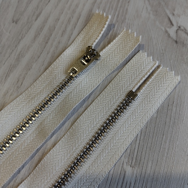 Блискавка металева Джинс, 18 см, тип-4,5  молочна, нікель-зуб (103)