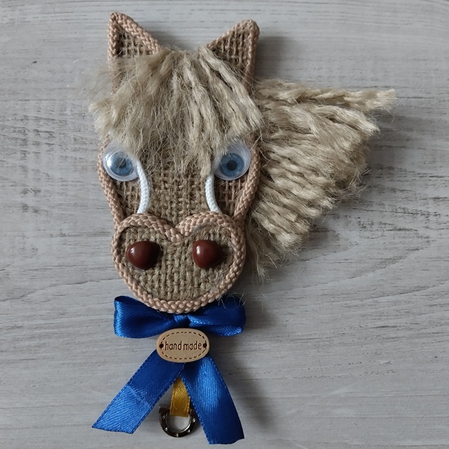 Сувенір Кінь на магніті, 15х9 см (010)