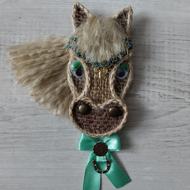 Сувенір Кінь на магніті, 15х9 см (018)