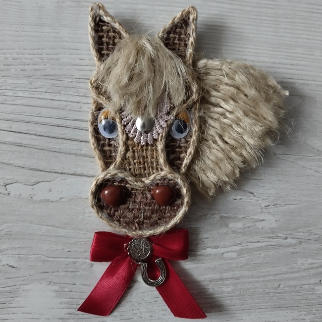 Сувенір Кінь на магніті, 15х9 см (022)