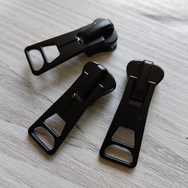 Бігунок трактор, тип-8, чорний*