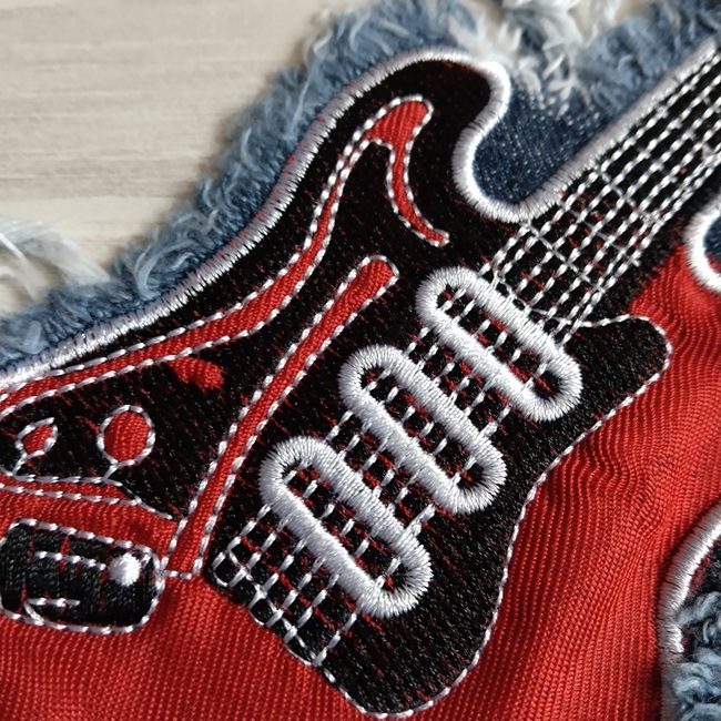 Нашивка Гітара, джинс, 22х10 мм