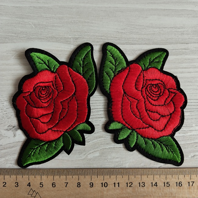 Нашивка Бутон троянди з листочками 115х80 мм (пара)