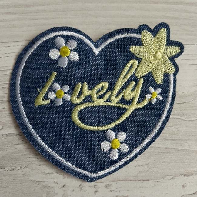 Нашивка клейова Серце (джинс), 80х75 мм