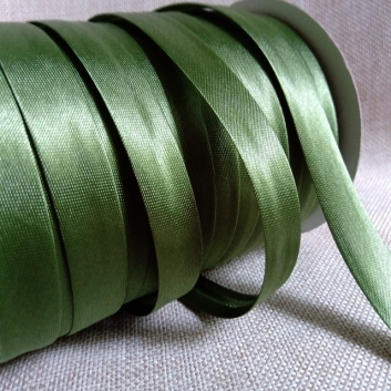 Коса бейка атлас, 15 мм, зелений хакі (128)