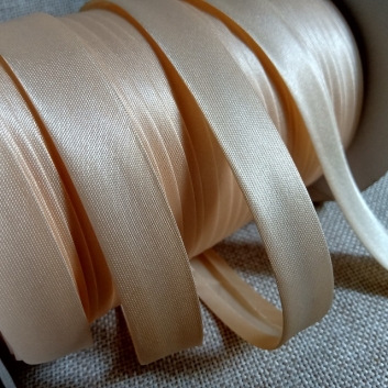 Коса бейка атлас, 15 мм, світло-персиковий (006)