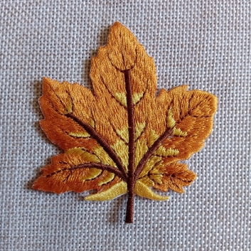 Нашивка Осенний лист, оранжевый, 75х65 мм.
