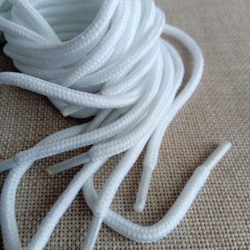 Шнурки круглі 5 мм., 120 см., білі.