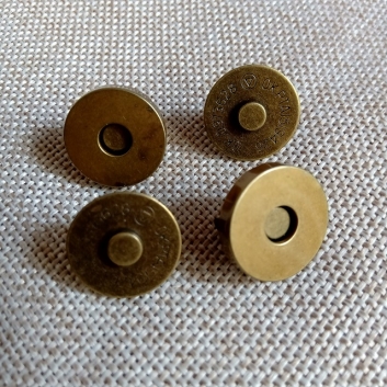 Кнопка-магнит, 14 мм., оксид.