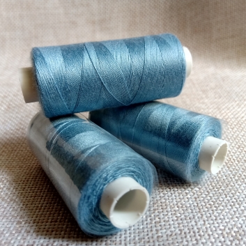 Нитка швейна Kiwi 40/2 400 ярд., сіро-блакитний (307)