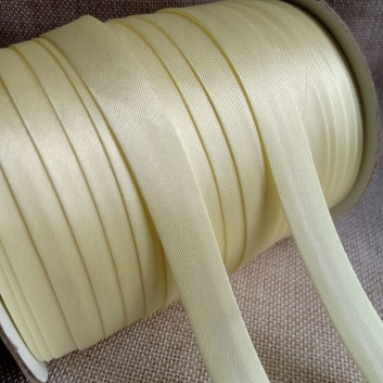 Коса бейка атлас, 15 мм, блідо-жовтий (6034)