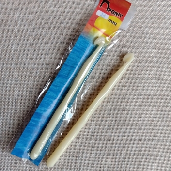 Крючок для вязания PONIY пластмас., 8 мм. (14 см.)