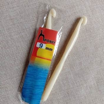 Крючок для вязания PONIY пластмас., 9 мм. (14 см.)