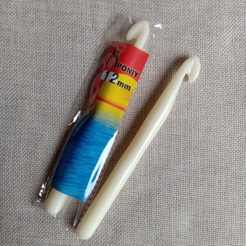 Крючок для вязания PONIY пластмас., 12 мм. (15 см.)