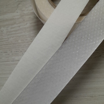 Павутинка термоклейова на папері 2,0 см., біла.
