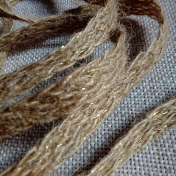 Тасьма плетена джутова з золотою ниткою 10 мм.