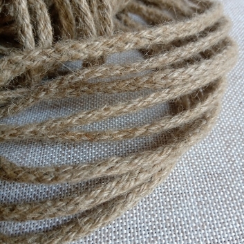 Шнур (бечевка) плетеный, джутовый плоский, 7 мм.