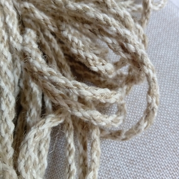 Шнур плетений джутовий з х / б ниткою 6 мм.