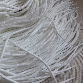 Шнурки круглі, тонкі, 3 мм, 80 см, білі.